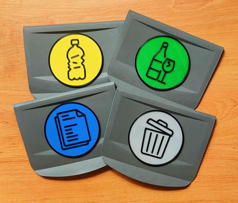 Recycling bins plaques