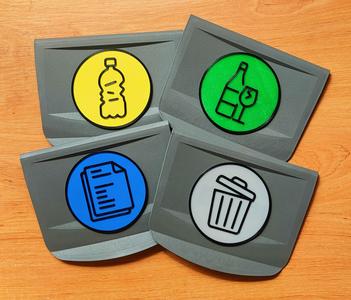 Recycling bins plaques