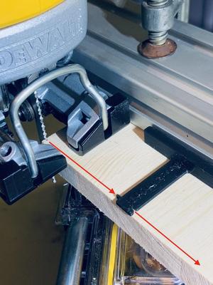 DeWalt DCS 335/331- Jig Saw Gauge for easy Router Positioning
