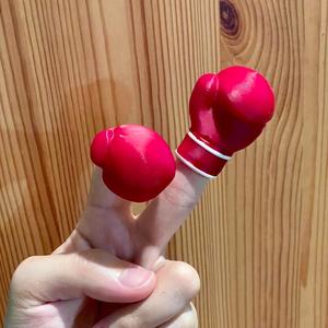 Boxing finger gloves