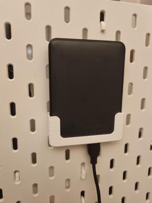 Harddrive holder for IKEA skadis