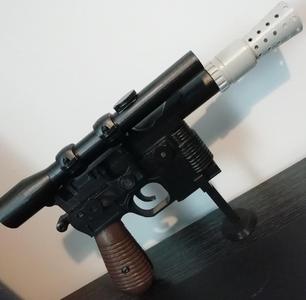 Han Solo Blaster Stand