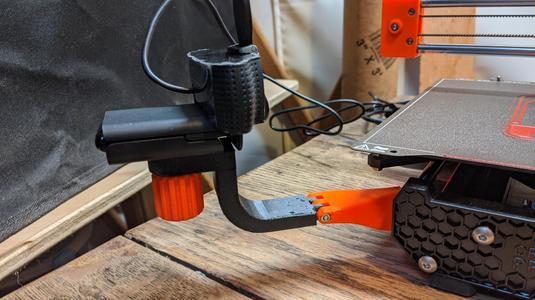 Horizontal hinge for C920s