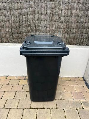 Clips for trash bin Jestic 240 liters   