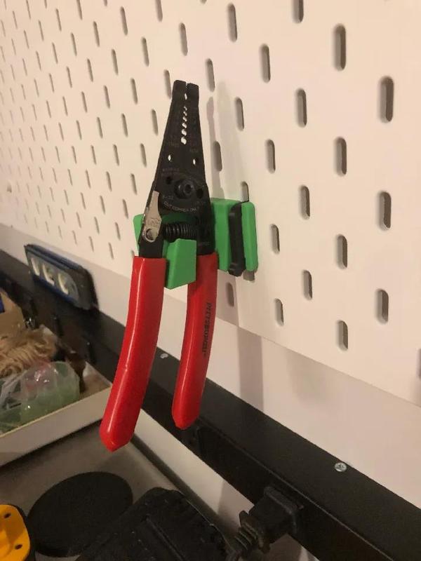 Skadis Wire Stripper Holder Quick Grab   