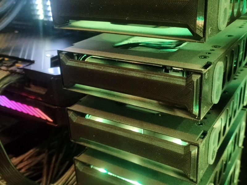 be quiet! DarkBase 900 and 700 RGB hard drive cover