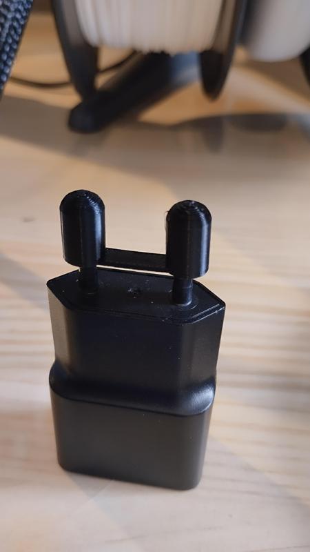 🛡️ Protective cap for European plugs 🔌