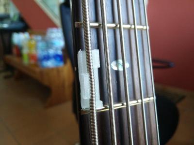 Single string capo (Fretlocks)
