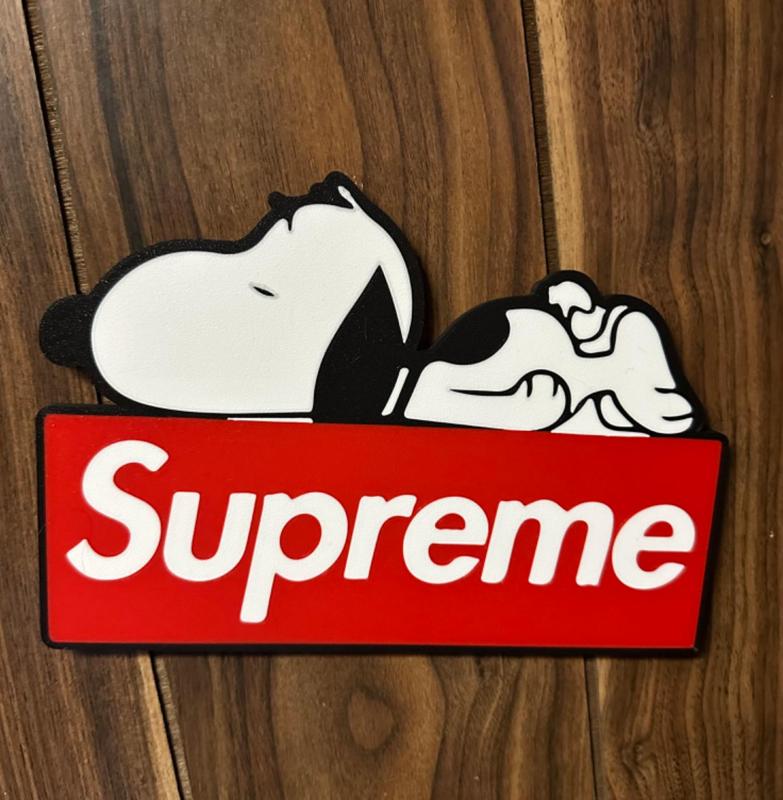 supreme snoopy logo lightbox