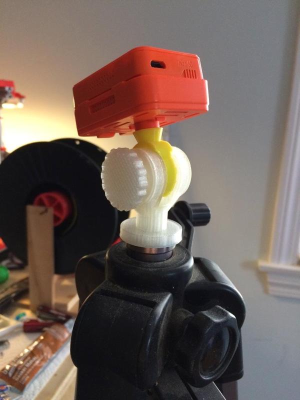 Cam/Light Tripod Pivot Head