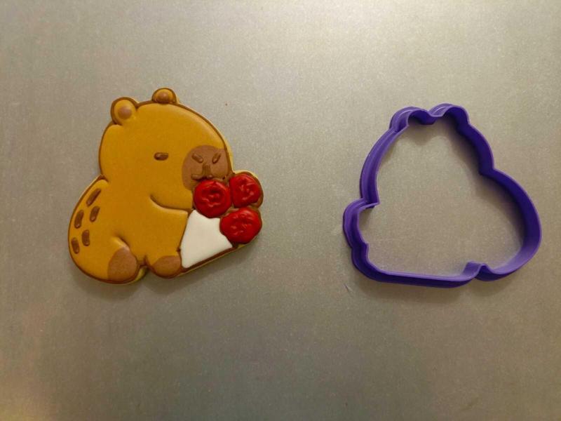 Capibara Cookie Cutter with Rose Bouquet