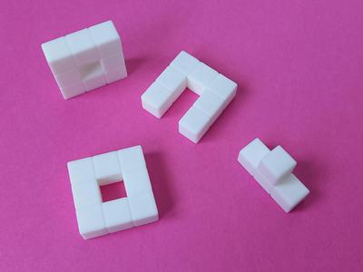 Simple cube puzzle