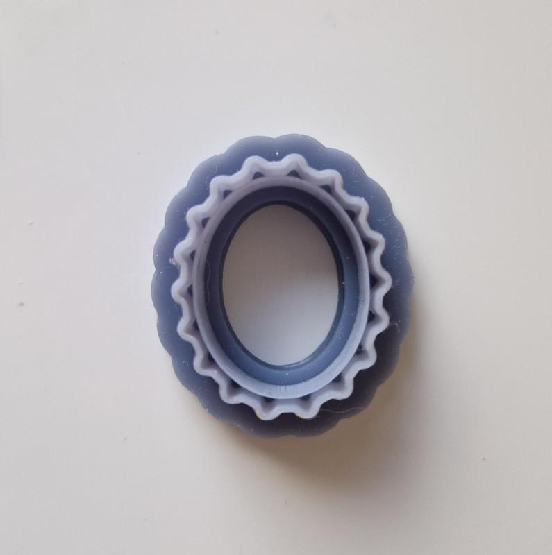 OVAL FRAME - CLAY CUTTER