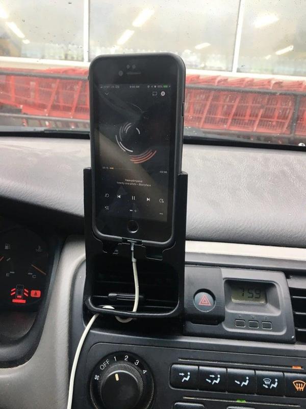 iPhone 6/6s w/ Lifeproof Case