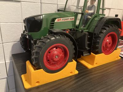 tractors , holder to transport. 145mm/115mm, fendt