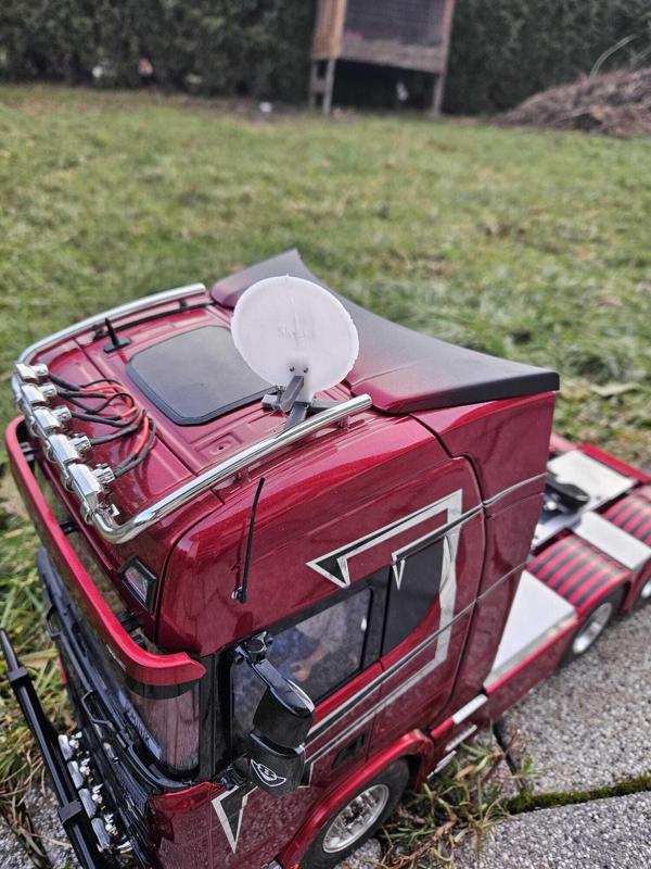 Truck satellite dish / SAT TV