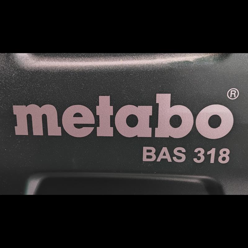 Dust extraction system for Metabo BAS318 band saw.