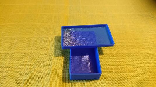 Kiste mit Deckel und 4mm Loch