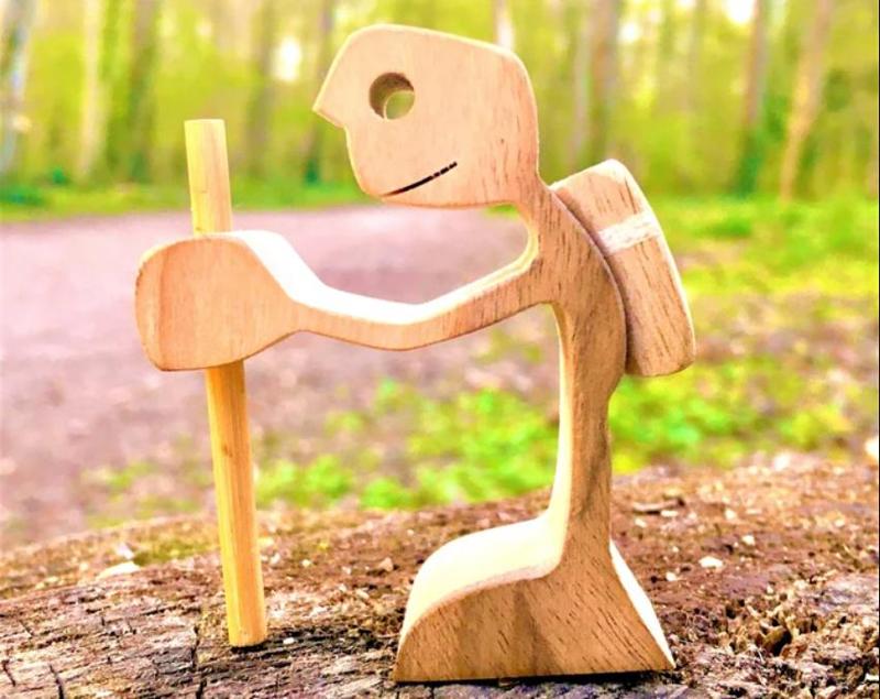 SCULPTURE OF A HIKER - STL + SVG
