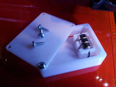 Enclosure with AG13 / LR44 holder