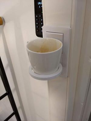 Power outlet(schuko) coffee cup holder
