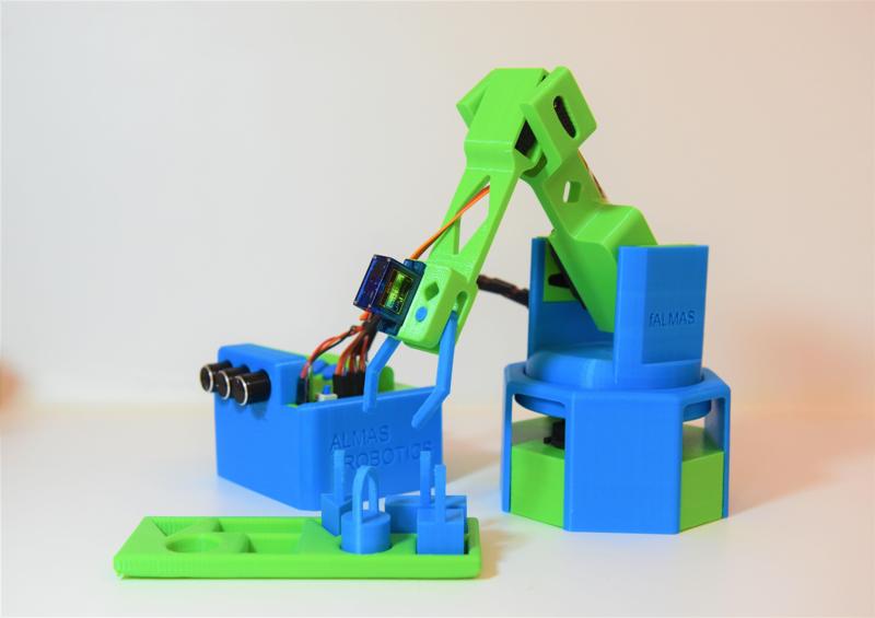 M First - Educational Robotic Arm