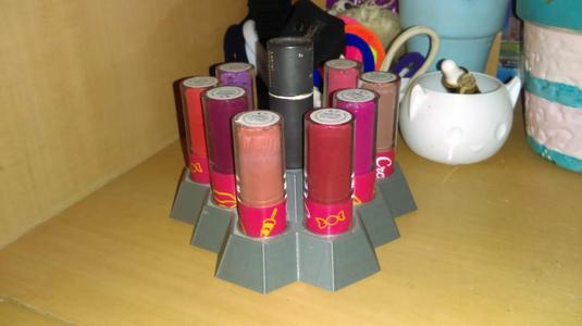 Hex lipstick carousel