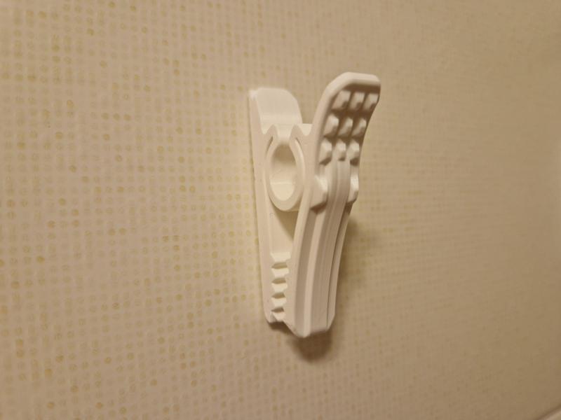 Crocodile clip - wall mount