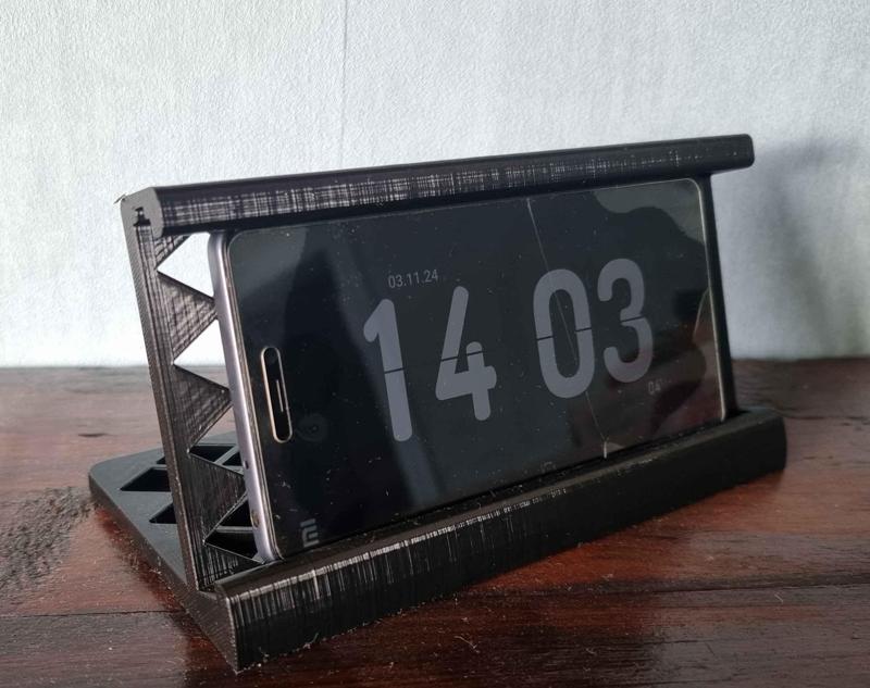 Old phone turn to clock