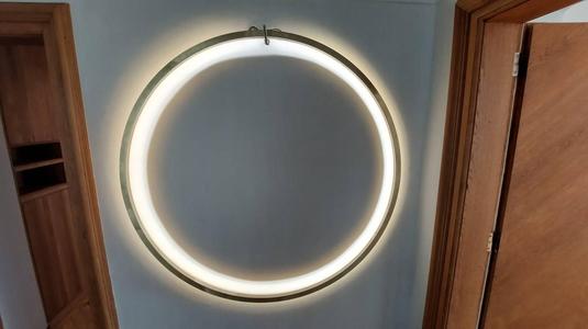 Holder for round light