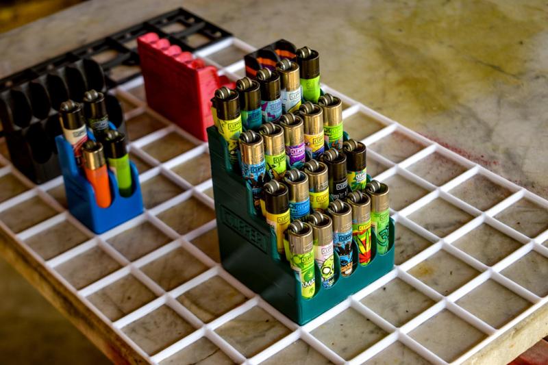 Gridfinity 2x2 Slim Clipper Lighter Stand (20 lighters-CP21)