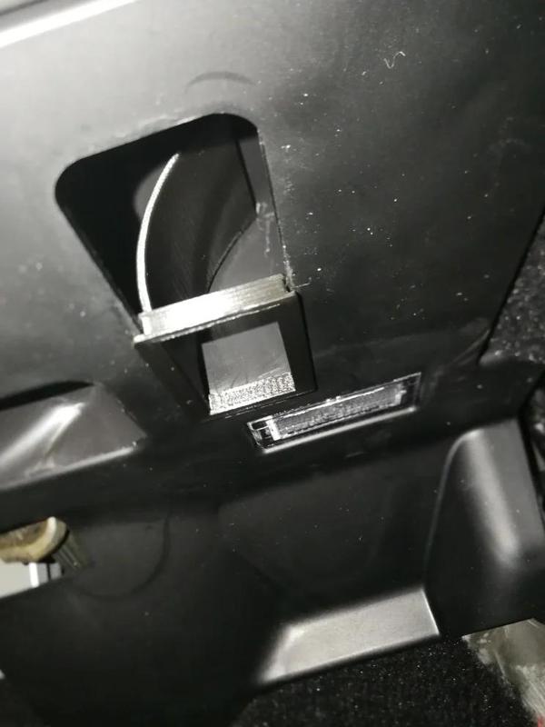 Tesla Model S Footwarmer / Heat divider