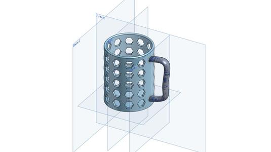 Stifte Becher mit Löcher Muster