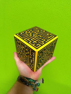 aMAZEing dice - a cubed maze