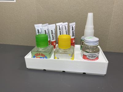 Gridfinity Modeling Glue Holder