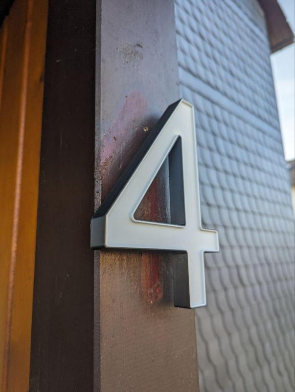 Hausnummer 4
