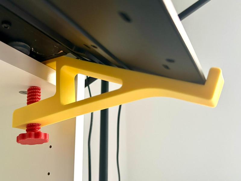 Keyboard shelf bracket