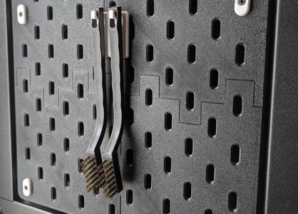 SKADIS Wire Brush Holder   