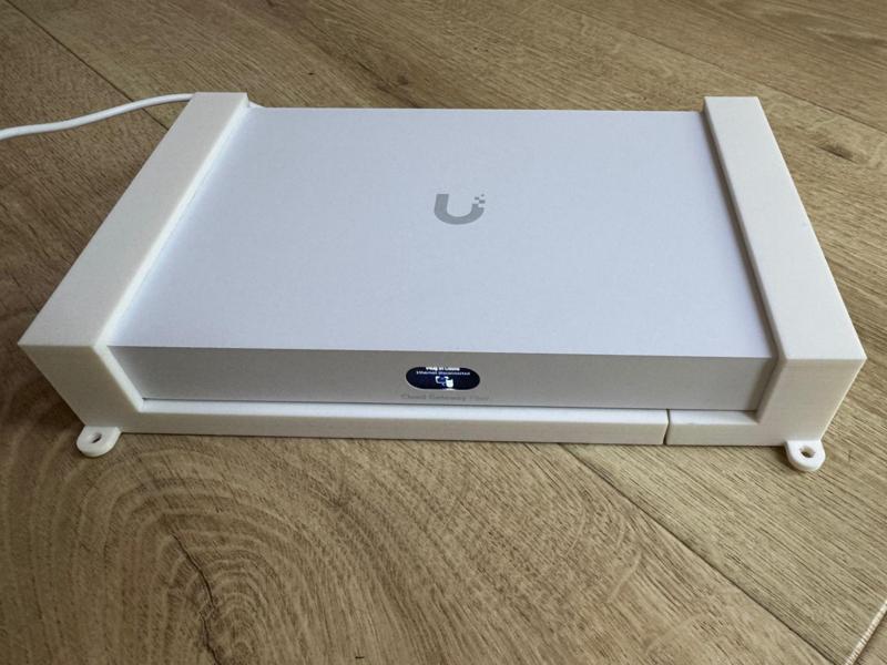 UniFi Cloud Gateway Fiber Wall Mount 90°