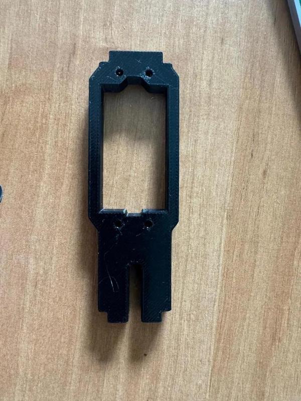 ML Tatra815VT 8×8 1/10 - belka serwomechanizmu   