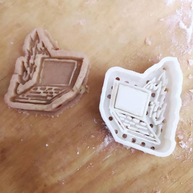 COOKIE CUTTERS (6) (BADLY DRAWN) SET 1