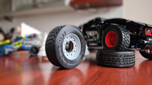 Truck wheel tire rim R22.5