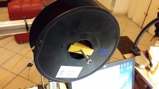 centerig of plastic roll