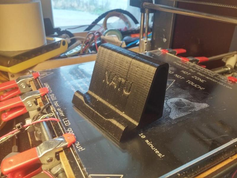 Classy Mobile stand for sgs3 or other phone