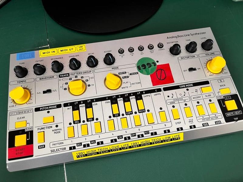 Behringer TD-3 Knobs