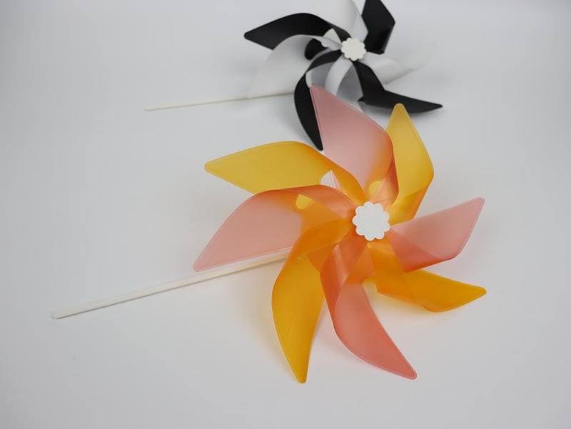 Pinwheel - Plastic windmill toy