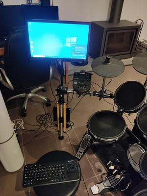 Monitor holder for e-drum (Alesis)