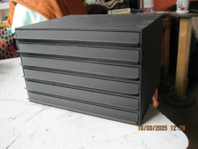 Pen Chest / storage / holder