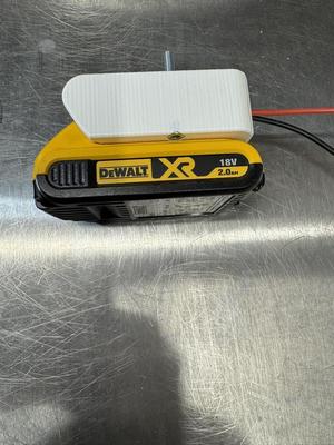 DeWalt 18V Li-Ion battery pack holder
