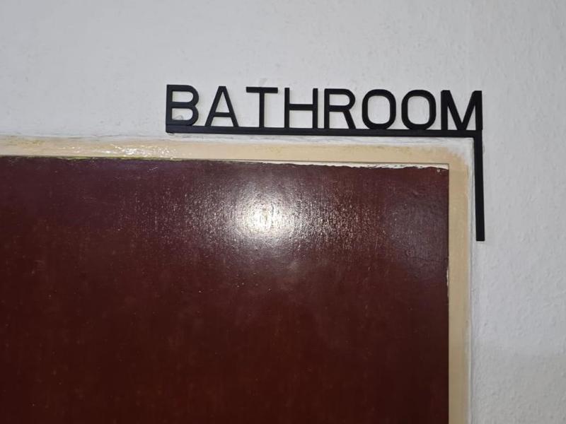 Door Corner_Bathroom
